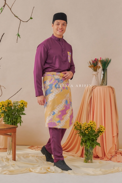 Baju Melayu Batik in Burgundy